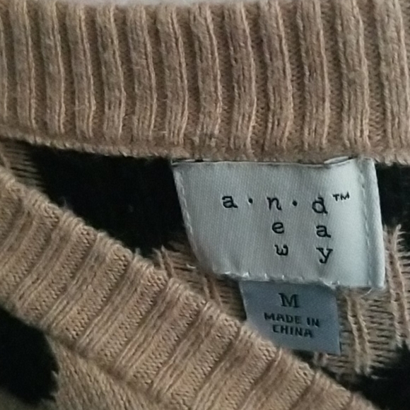 Cheetah print sweater - Picture 2 of 2